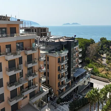 In Near New * Vlorë